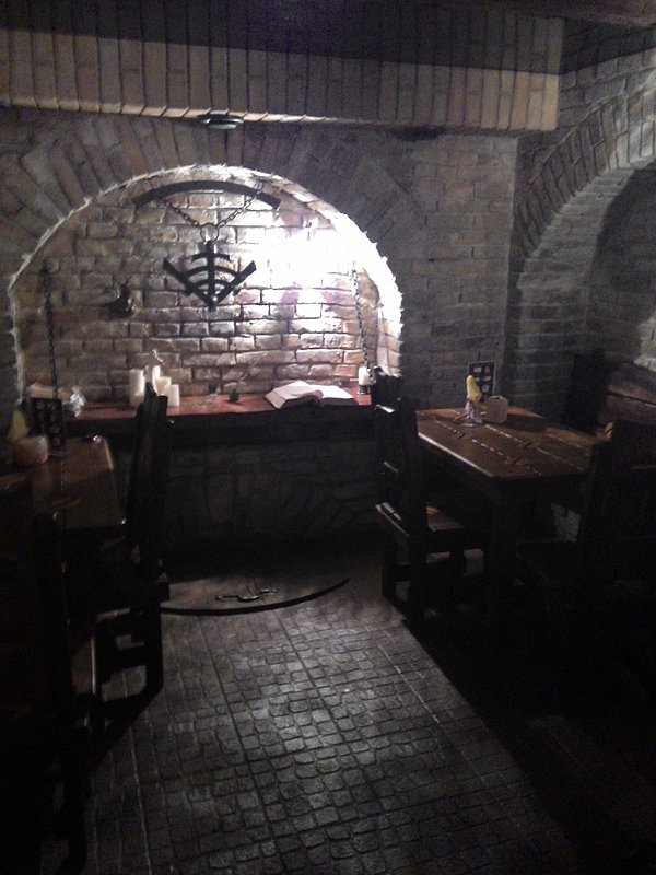 Якою Ви були, Груня Кац? Смачного Луцька!