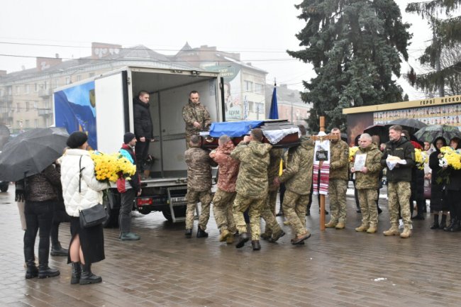 Лучани попрощалися із захисником України Валентином Бугайчуком