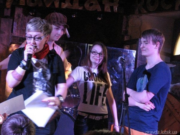Луцька «рок-школа» провела свій «академконцерт» у пивному клубі