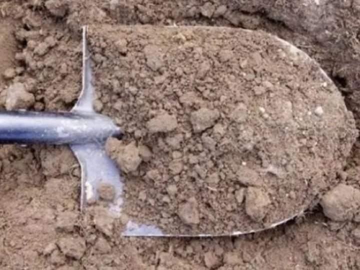 Засипало землею: на Волині поліція з’ясовує обставини загибелі 35-річного чоловіка