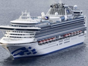 Українці відмовилися від евакуації через коронавірус на круїзному лайнері
