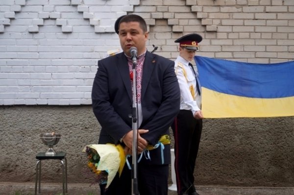 В Луцьку встановили пам'ятну дошку загиблому лучанину. ФОТО