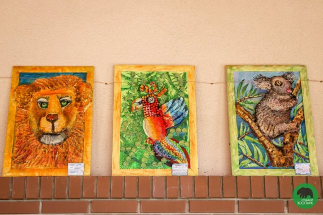 Юні луцькі художники презентували виставку робіт у луцькому зоопарку. ФОТО