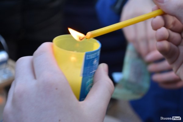 Лучанам передали Вифлеємський вогонь миру. ФОТО. ВІДЕО