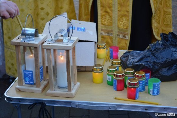 Лучанам передали Вифлеємський вогонь миру. ФОТО. ВІДЕО