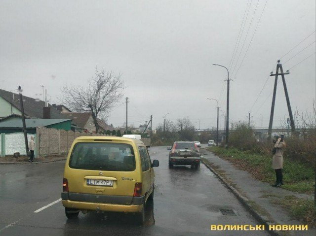 Аварія у Луцьку: жінка за кермом Сitroen зіткнулася з Кіа