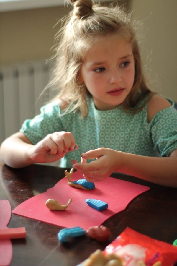 У Луцьку діти ліпили анімаційних персонажів з пластиліну. ФОТО