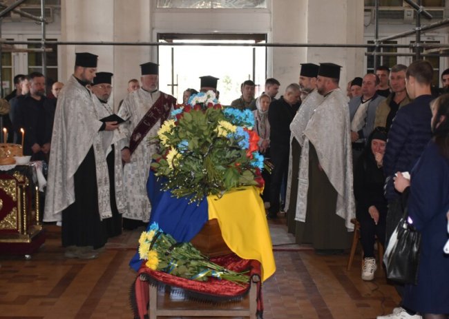 У Луцьку віддали останню шану Героєві Максиму Устимчуку