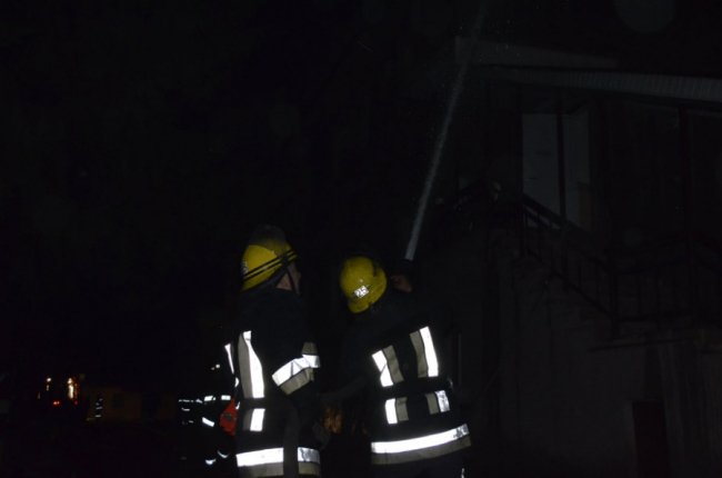 Пожежу у військовому госпіталі Луцька гасили технікою трьох міст. ФОТО. ВІДЕО