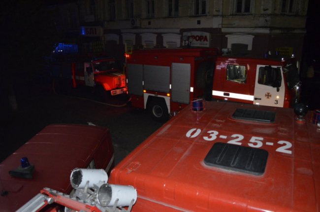 Пожежу у військовому госпіталі Луцька гасили технікою трьох міст. ФОТО. ВІДЕО