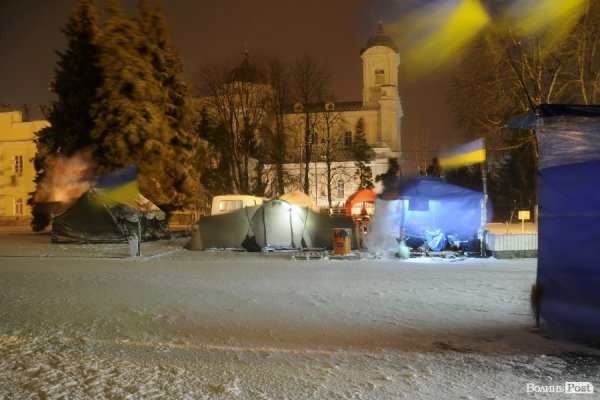 Сніг у Луцьку. ФОТО