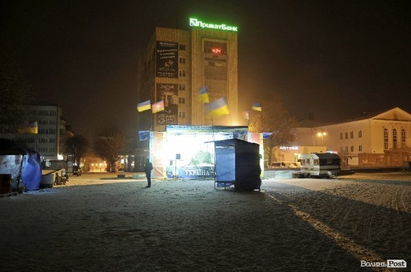 Сніг у Луцьку. ФОТО