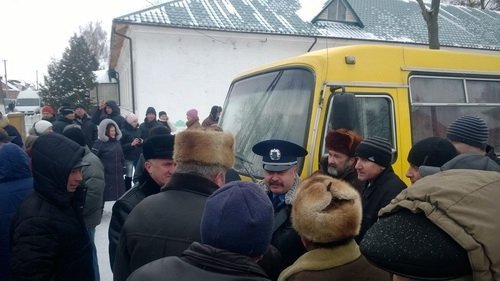 Рівненська блокада: луцьких солдат не пустили в Київ. ФОТО