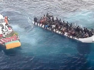 Навала біженців на узбережжях Італії: врятовано 1650 осіб