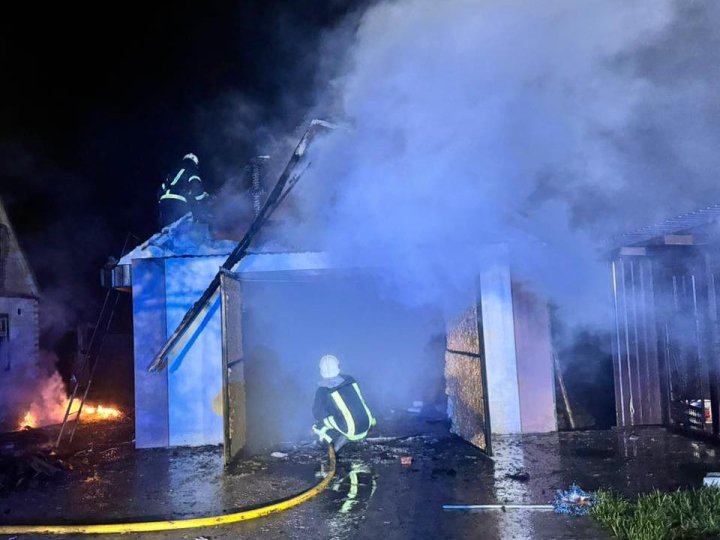 На Волині горів гараж