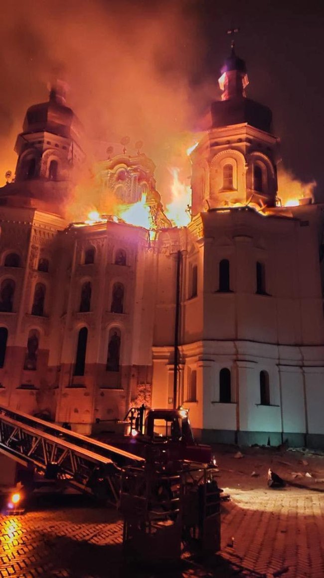 Росіяни влучили «шахедом» у Києво-Печерську Лавру