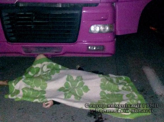 На Волині водій вантажівки на смерть збив пішохода. ФОТО