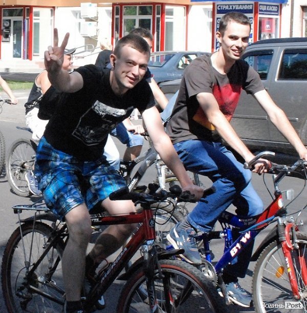 Масовий велопробіг до Дня Незалежності в Луцьку. ФОТО