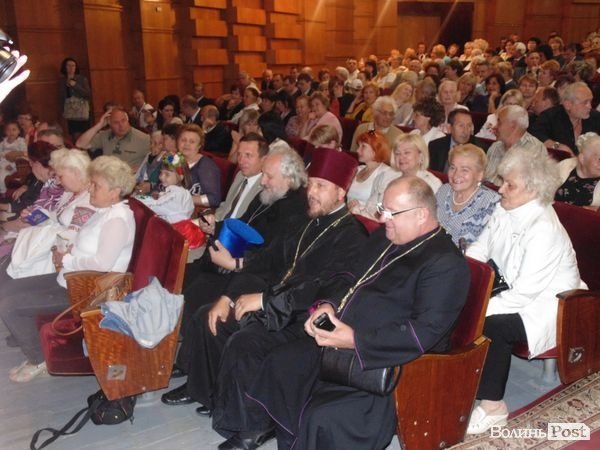 У Луцьку відзначають День Конституції. ФОТО