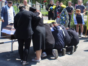 На Волині попрощалися із 19-річним Героєм Артемом Унгур’яном