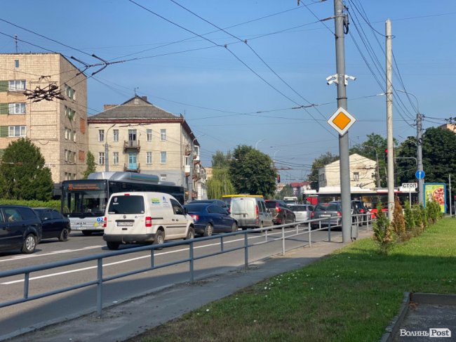 У Луцьку на вулиці Глушець – аварія: збили мотоцикліста. ОНОВЛЕНО