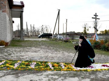 Очільник УПЦ (МП) Нафанаїл під Луцьком освятив храм. ФОТО