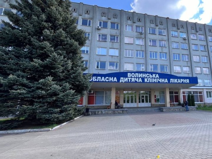 55% опіків тіла: в якому стані 16-річний волинянин, якого вдарило струмом на даху потяга