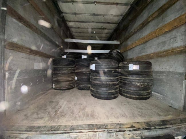 Волинь відправила шини та автомобільні акумулятори на передову. ФОТО