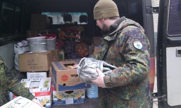 Волонтери Цивільного корпусу передали продукти, одяг та медикаменти бійцям АТО