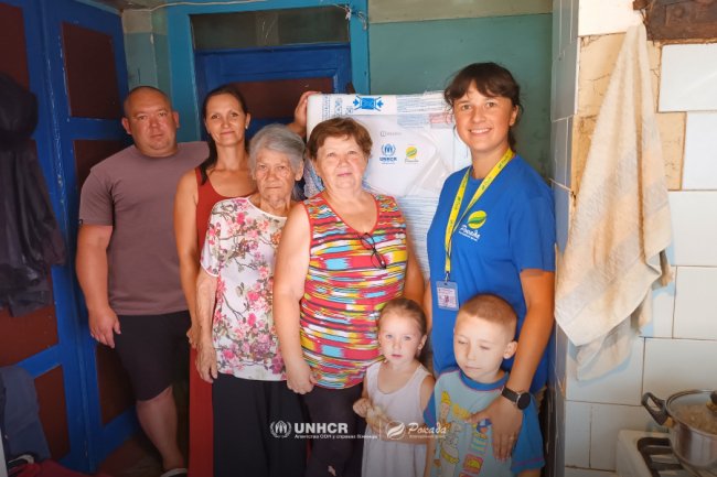 Переселенцям з Лисичанська, які переїхали на Волинь, відремонтували будинок. ФОТО