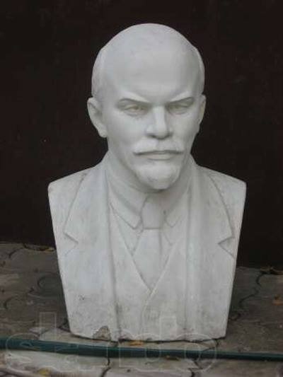 Погруддя політичних лідерів: Януковича продають дорожче, аніж Сталіна. ФОТО