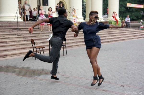 Луцький театр у Мінську вітали вигуками «Слава Україні!»