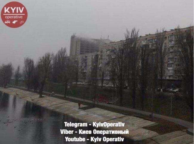 У Києві горить готель. ФОТО