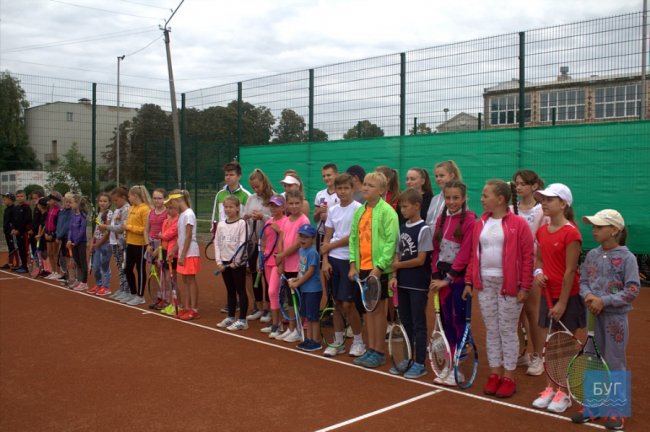 У місті на Волині відкрили тенісні корти. ФОТО