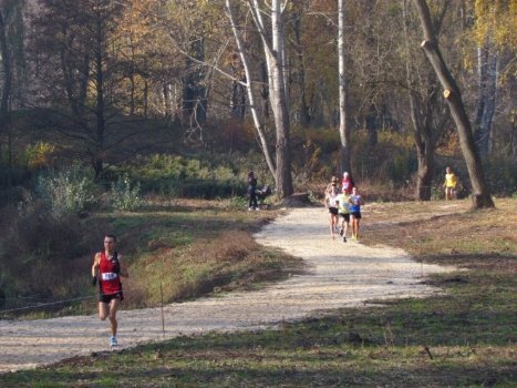 Вже після 1 кола у найочікуванішому забігу чоловіків і молоді на 5 км визначився лідер.