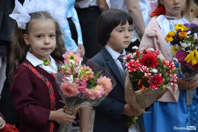 Каша та вишиті рушники: Перший дзвоник у школі №5