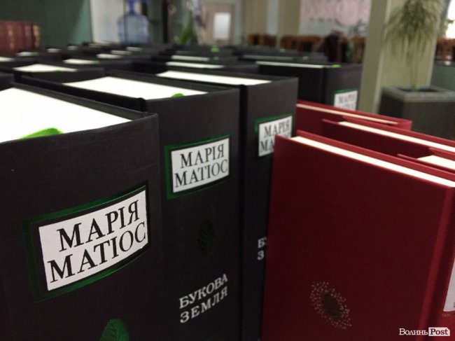 Бібліотекам Ковельської громади подарували спеціальний тираж книг