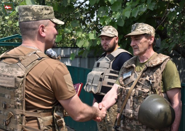 Воїни 14 ОМБР отримали нагороди на передовій. ФОТО