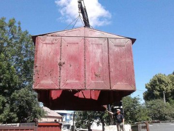 Муніципали знесли гараж на Стрілецькій