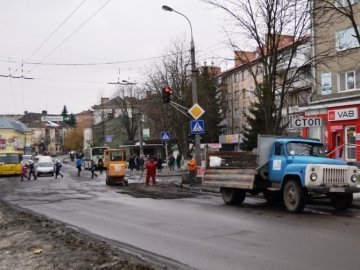 Департамент ЖКГ Луцька приховує договори про ремонт доріг? 