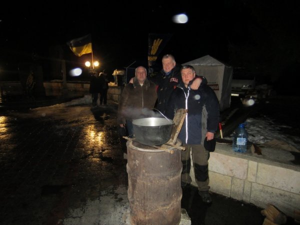 У селищі на Волині облаштували цілодобовий Майдан. ФОТО