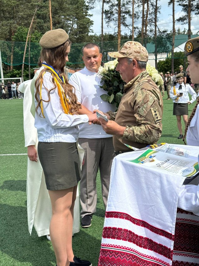 У волинському військовому ліцеї 175 випускників отримали свідоцтва про освіту. ФОТО