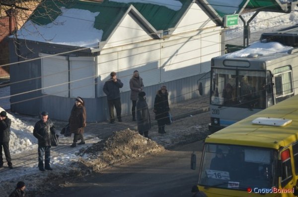 У Луцьку - тролейбусний затор. ФОТО