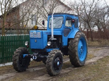 На Волині тракторист, який орав поле і пошкодив проїжджу частину дороги, заплатить штраф