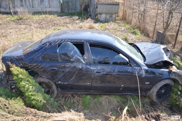 Аварія у Луцьку: легковик протаранив опору ліній електропередач. ФОТО. ВІДЕО