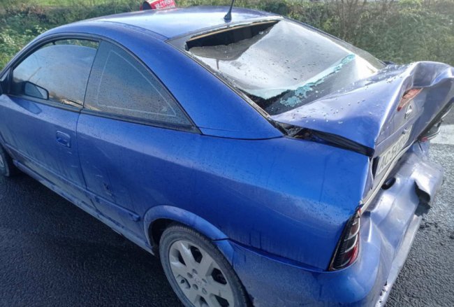 У місті на Волині вантажівка протаранила Opel, який пропускав пішоходів. ФОТО