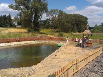У селі під Луцьком облаштували ставок з цілющою водою
