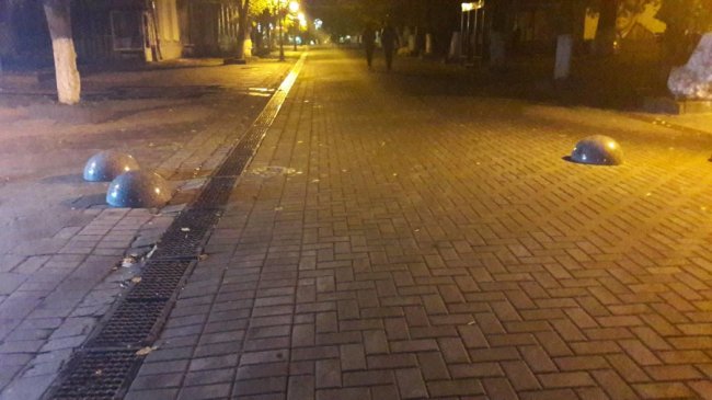 Не для всіх: у Луцьку відсунули обмежувачі руху для автівок