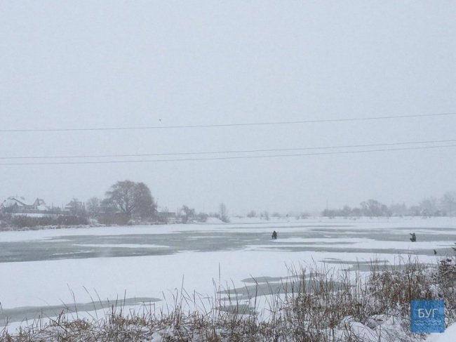 Нововолинськ у полоні зими: як комунальники чистять дороги. ФОТО