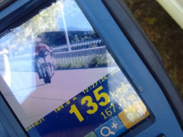 У селі на Волині затримали мотоцикліста, який рухався зі швидкістю 135 км/год